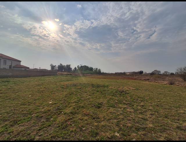 2,024M² VACANT LAND FOR SALE IN HENLEY ON KLIP